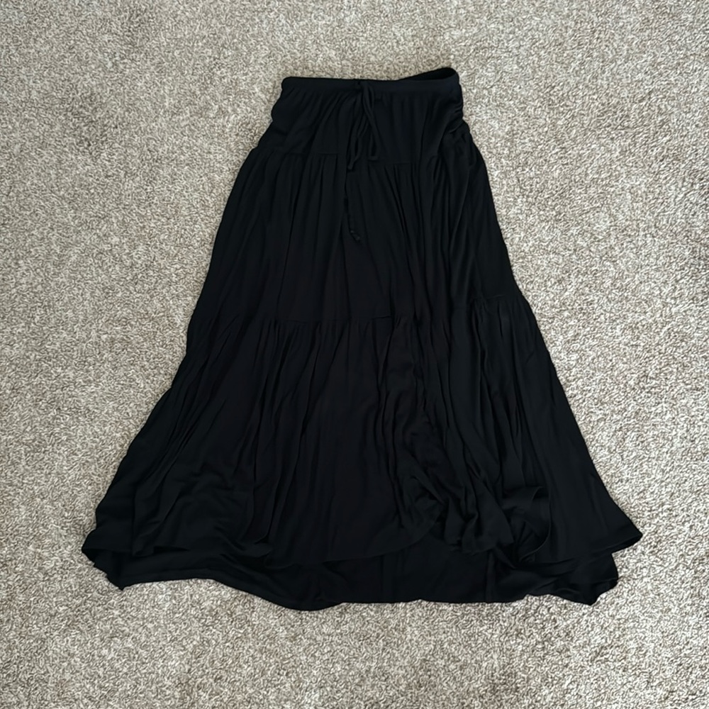 Forever, 21 black maxi skirt tiered small
